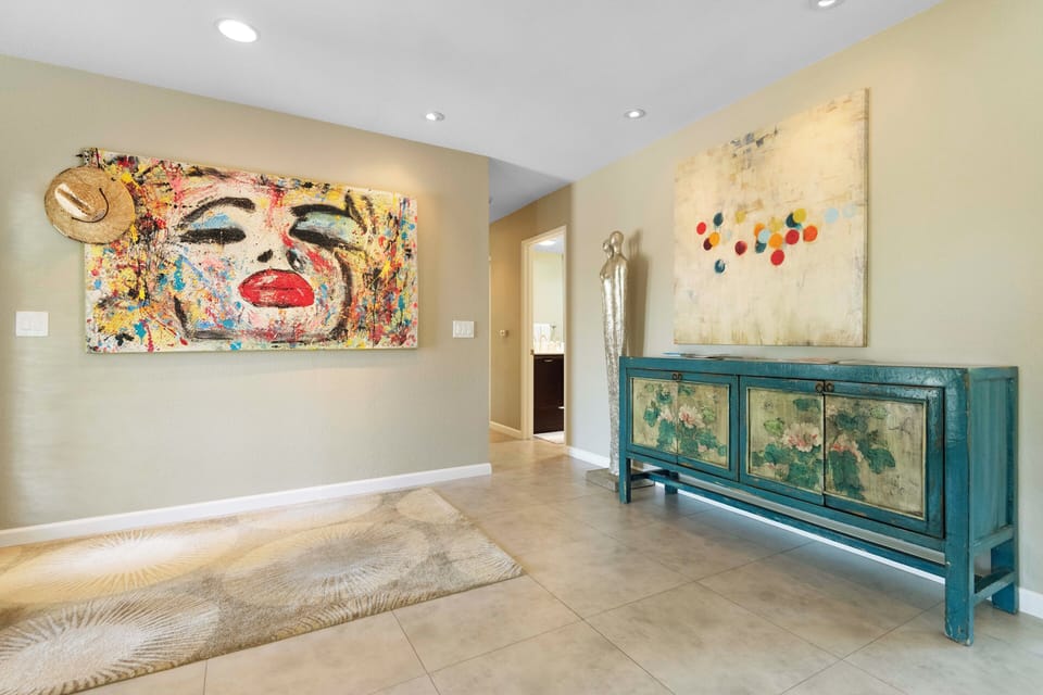 Art-filled Palm Springs home with midcentury-inspired decor