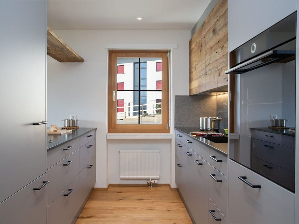 Kitchen, Countertop, Cabinetry, Kitchen Appliance, Flooring, Interior Design, Wood, Furniture, Drawer, Ceiling