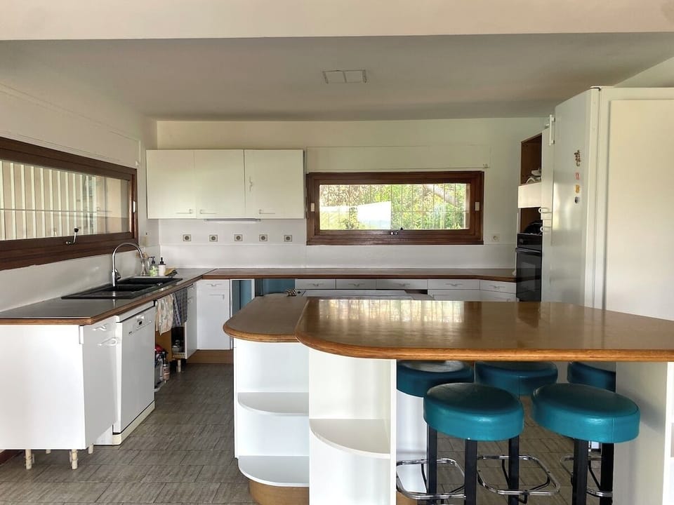 Cuisine  / Kitchen view
