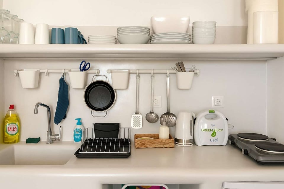 Fully-equipped kitchenette