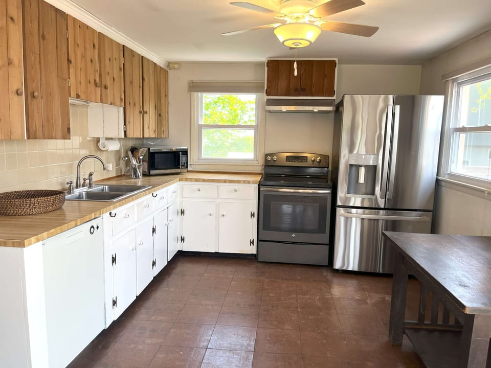 full kitchen