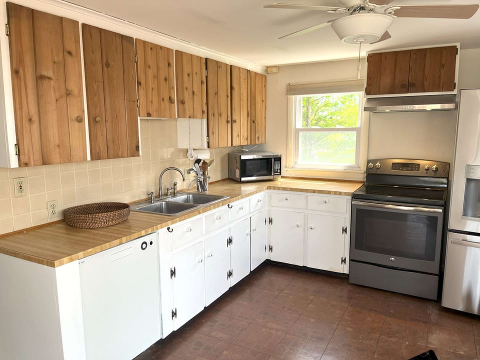 full kitchen