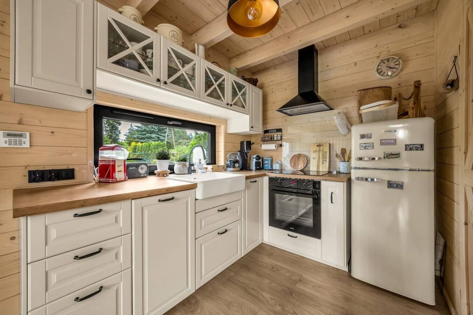 Fully Equipped Kitchen with Coffee Machine and Dishwasher | Book Now with RENTUJEMY.COM