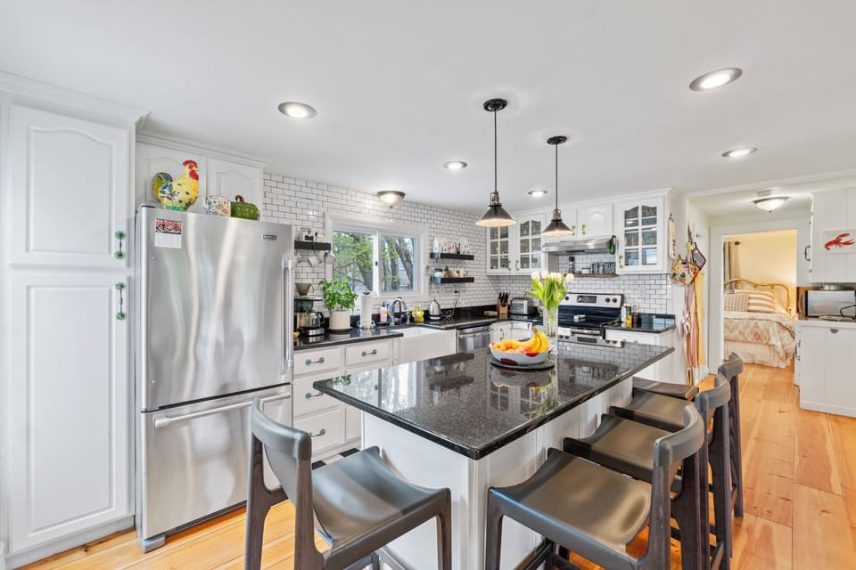 Full kitchen view