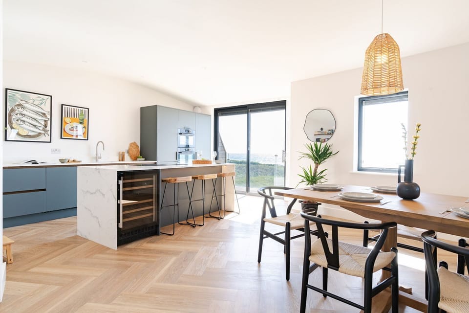 Living room at The Beacon, The Lookout, Widemouth Bay, Cornwall, self catering with Beach Retreats.