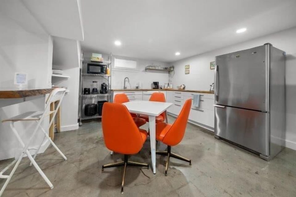 #StayInMyDistrict #EntireHome #BookDirect