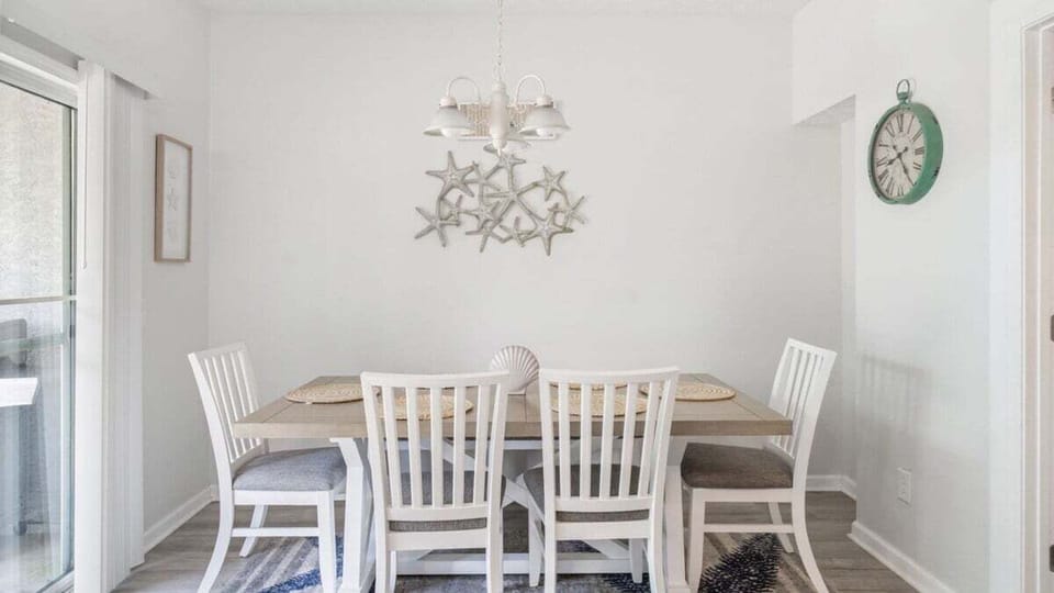 Dining table with seating for 6.
