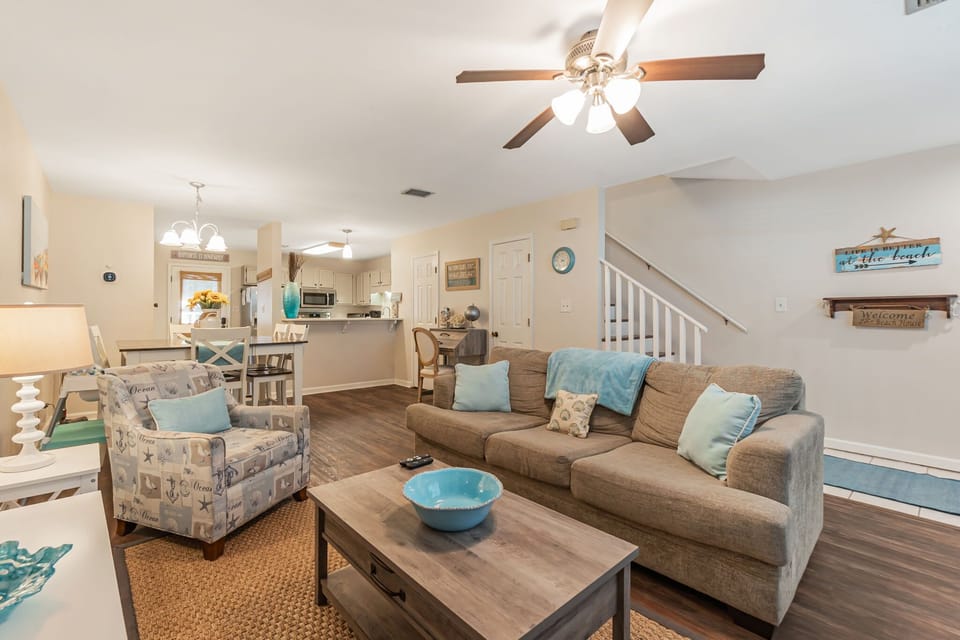 Living Room w/ Smart TV, Couches, Dining Area, Desk, Board Games and Arcade Game (Blitz)
