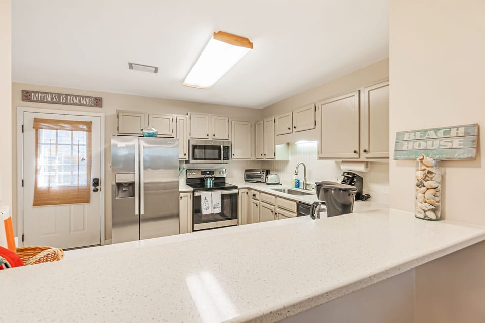 Full Kitchen with Stainless Steel Appliances