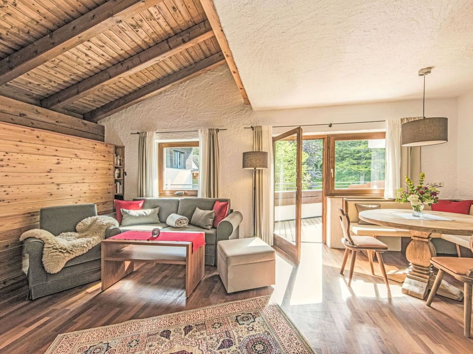 Wood, Furniture, Interior Design, Ceiling, Flooring, Floor, Home, Room, Hardwood, Living Room