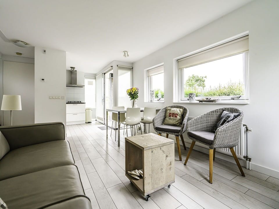 Furniture, Interior Design, Couch, Flooring, Wall, Living Room, Wood, Floor, Ceiling, Room