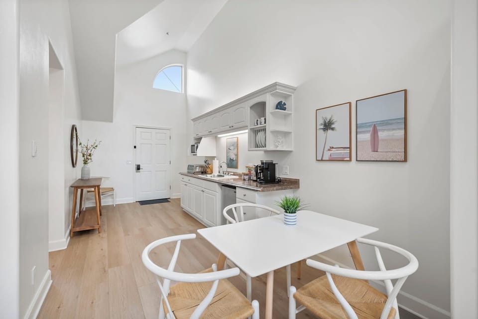 Chic 3-seater dining area 