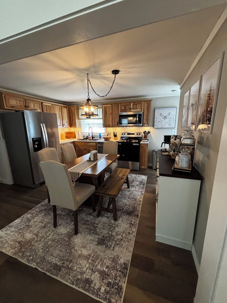 Eat-in Kitchen