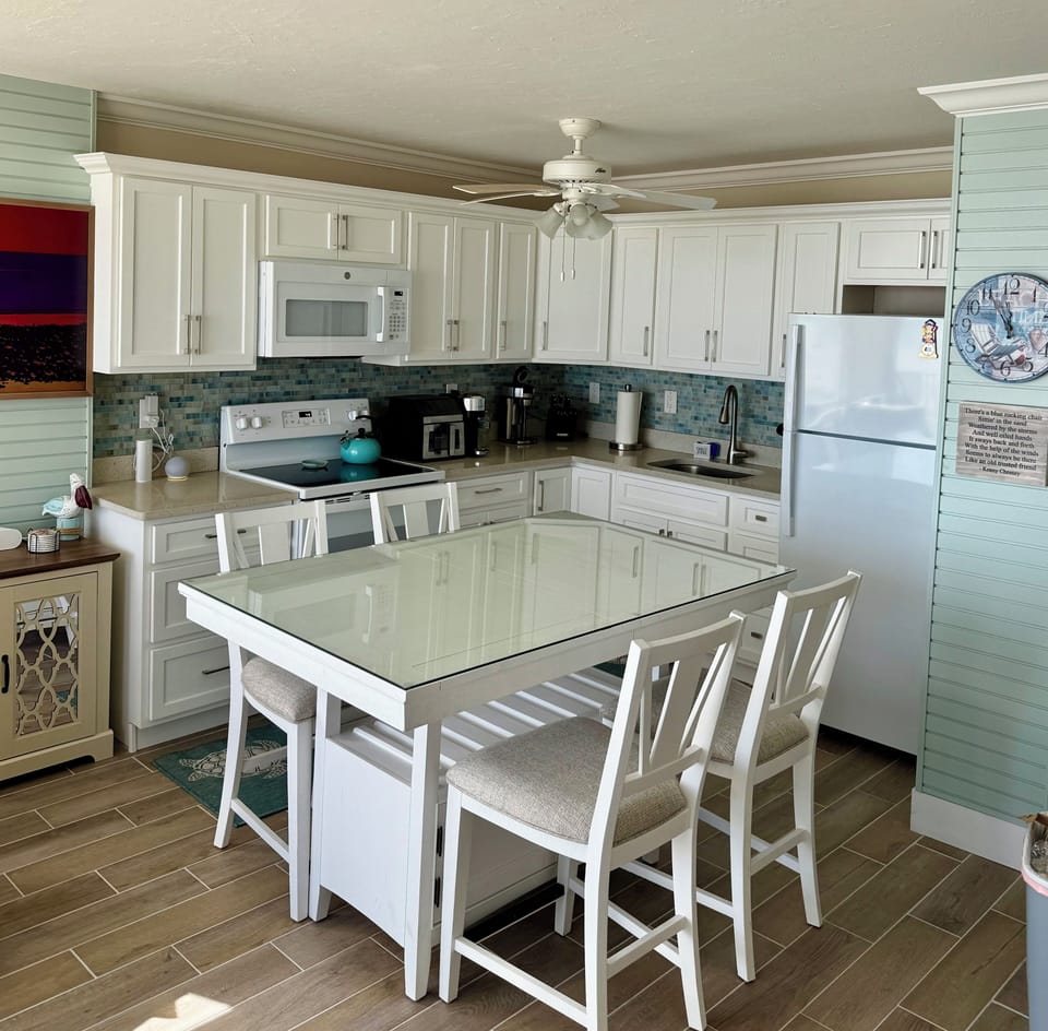 Kitchen with new spacious table.