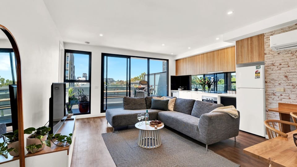 Richmond Retreat | Open plan living area | Air conditioning | WiFi | Smart TV | Views