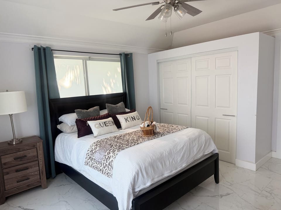 Mango suite with extra large frosted windows