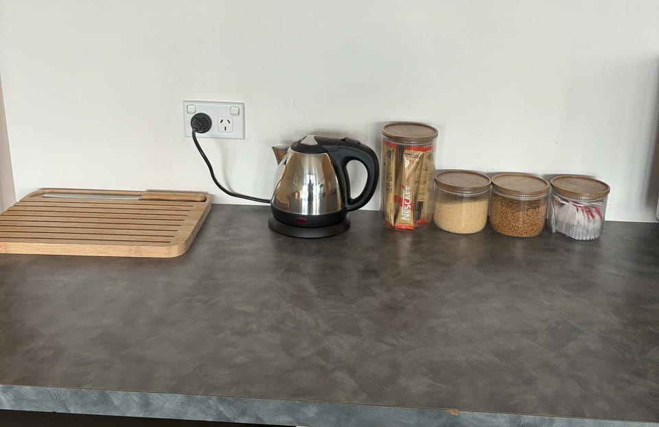 The Lookout Studio - Tea & Coffee Ameniteis