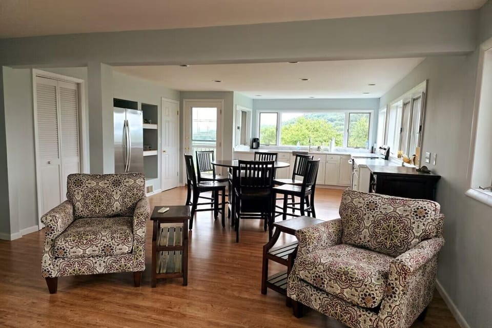 1st floor living room and kitchen area