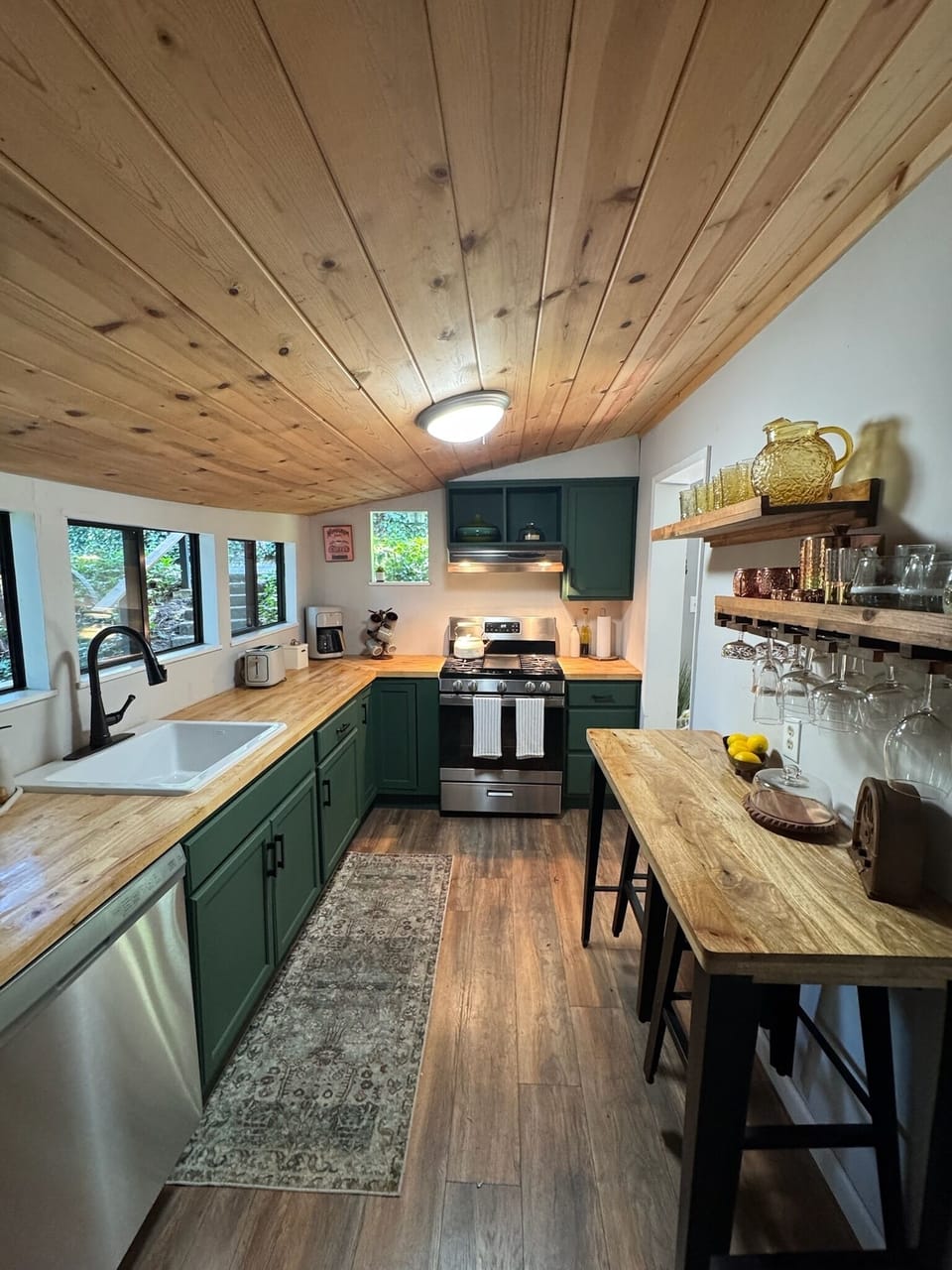 Fully equipped kitchen