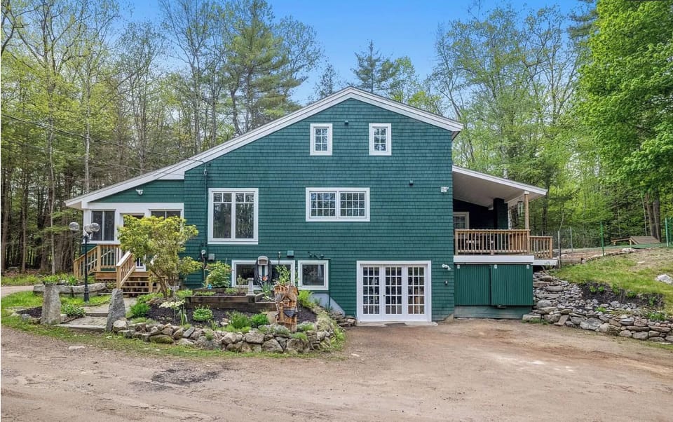 View of house when you pull in the driveway