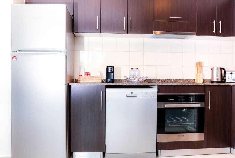 Start your mornings right—full kitchen, fresh coffee, and a welcome basket on us