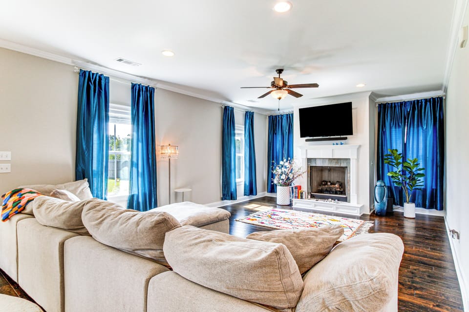 Dothan Vacation Rental | 4BR | 3.5BA | 1 Step to Enter | 3,041 Sq Ft