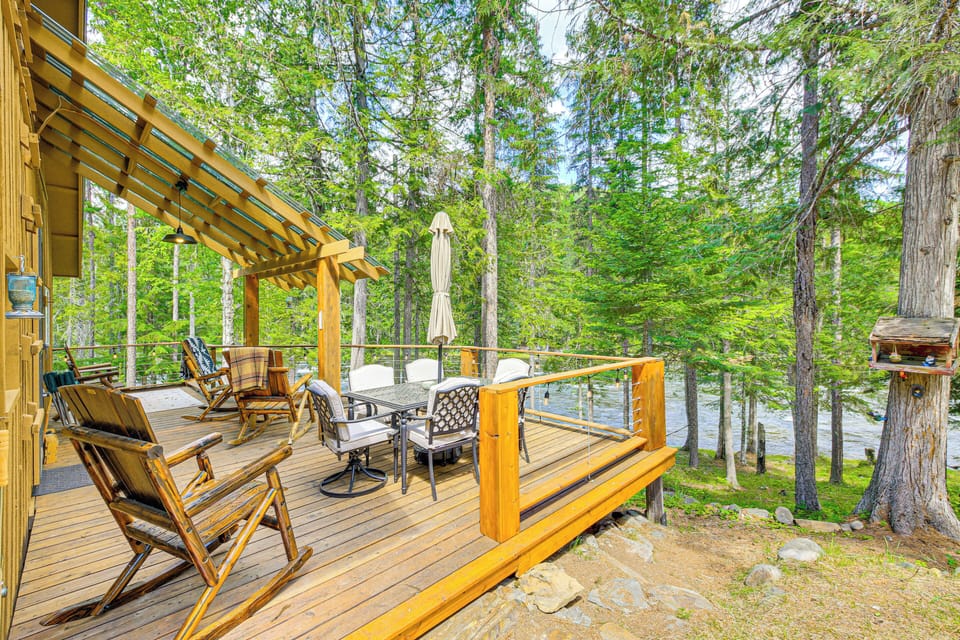 Deck | Outdoor Dining Set | Yaak River Access