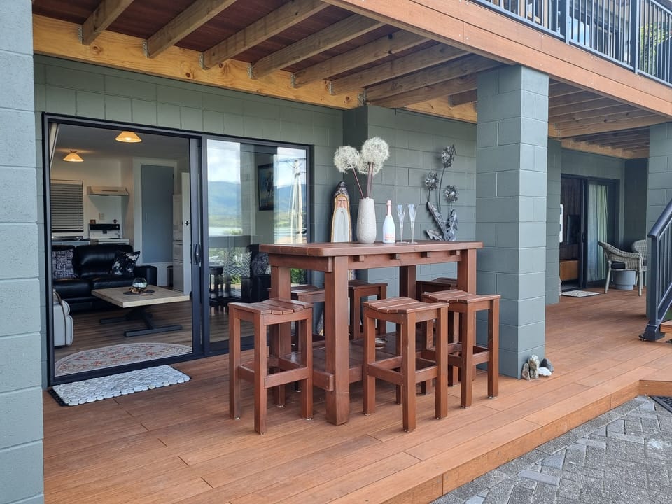 Deck/Entrance