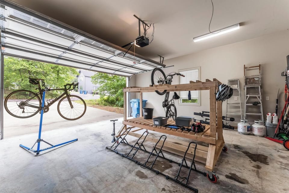 Bike garage with storage for 10 bikes, tools and bike washing supplies