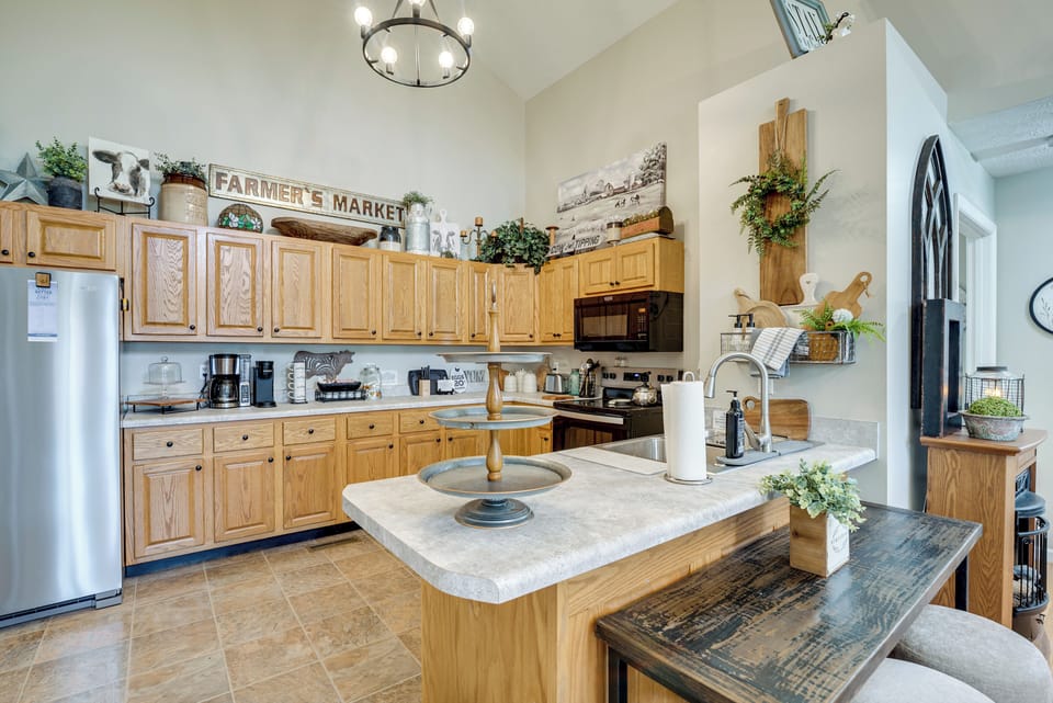 Kitchen | Drip & Keurig Coffee Makers | Dishwasher | Cooking Basics