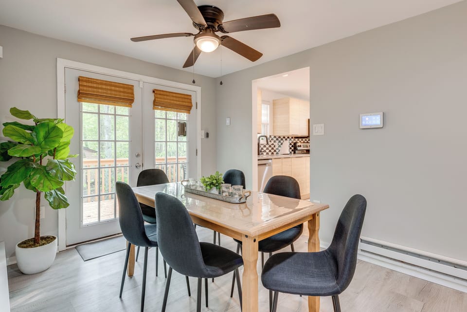 Dining Room | Dishware/Flatware Provided | Main Level