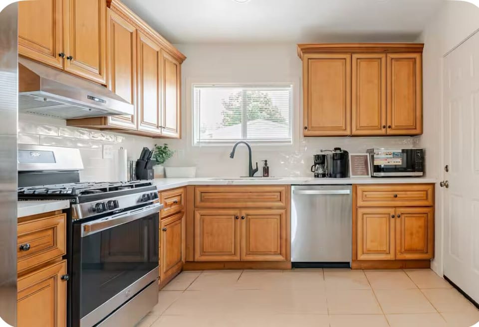 Full Kitchen