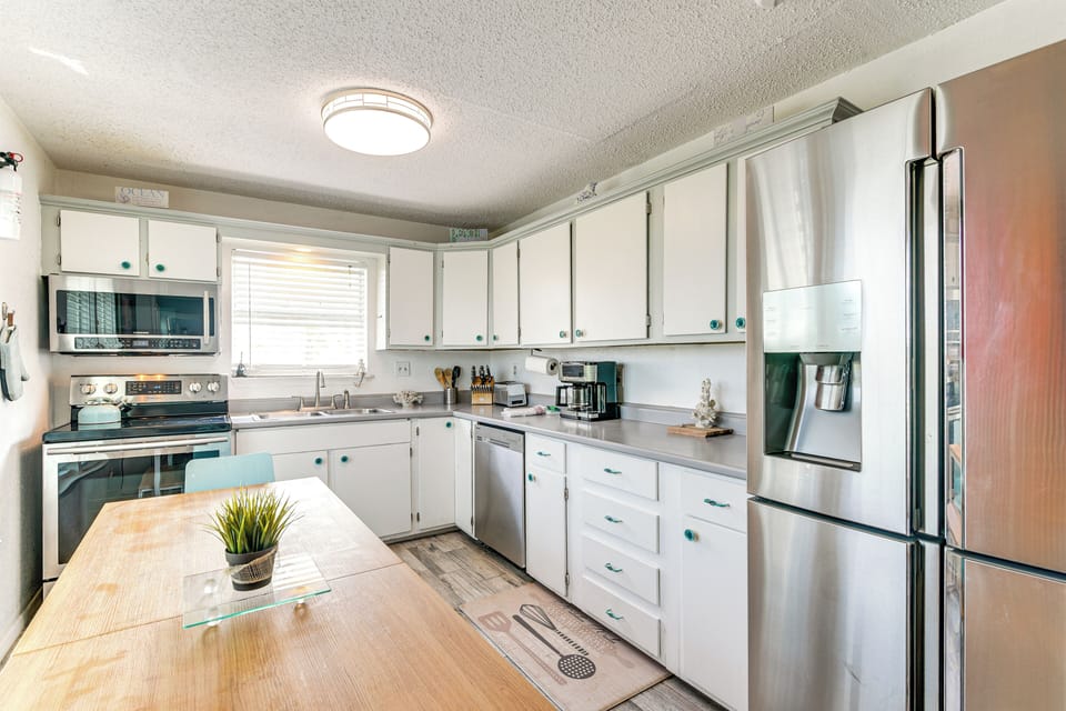 Kitchen | Cooking Basics | Drip/Pod Coffee Maker