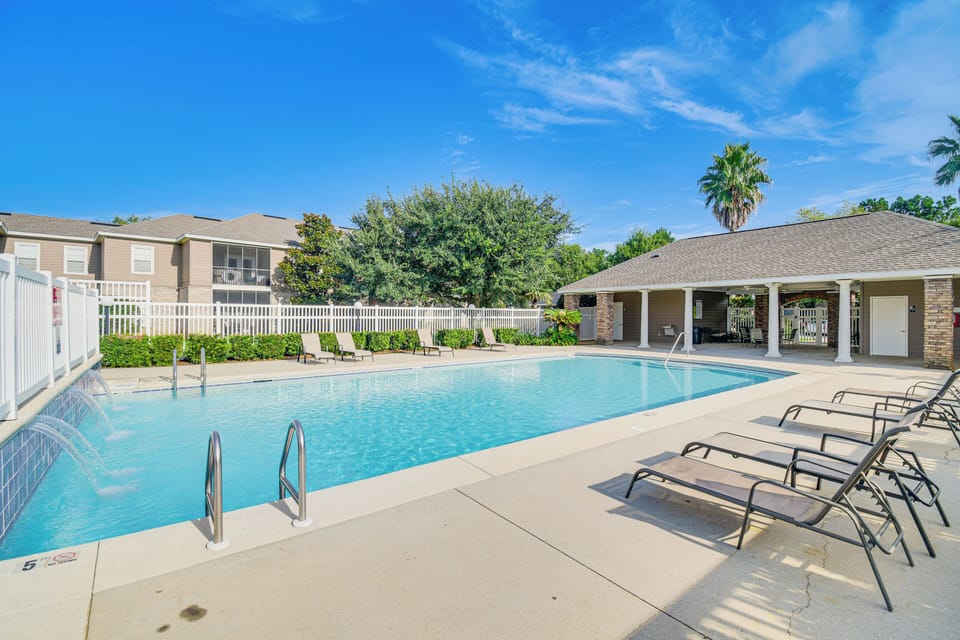 Park Avenue Amenities | Community Pool