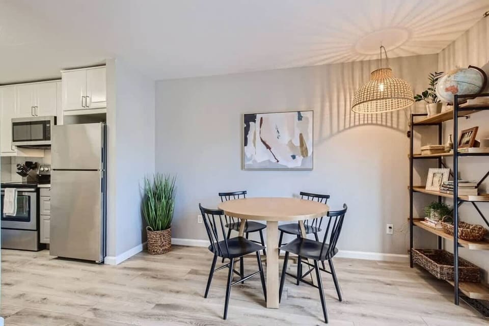 Dining area seated for four 