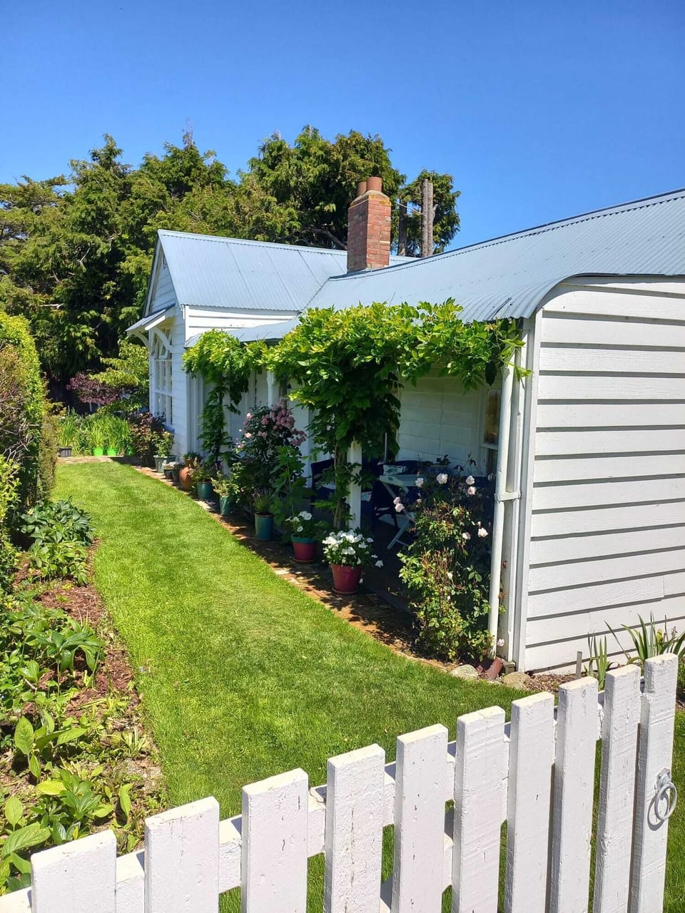 Ross cottage,  a listed heritage cottage in a stunning location 