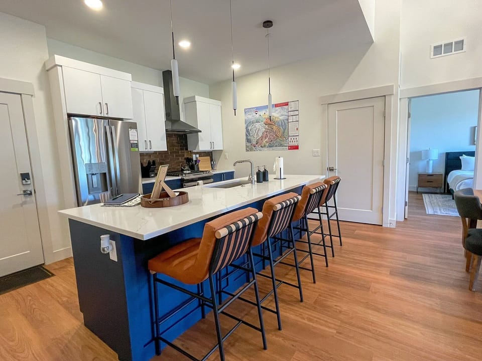 Gorgeous Kitchen Area With Island Bar Seating For 4 People