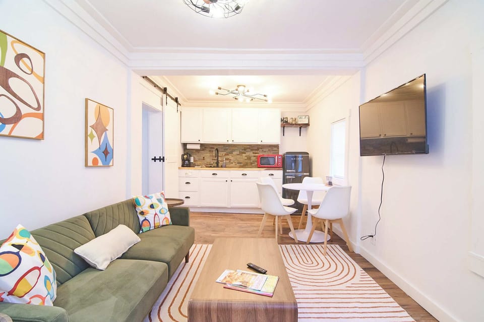 Living Room / Kitchenette