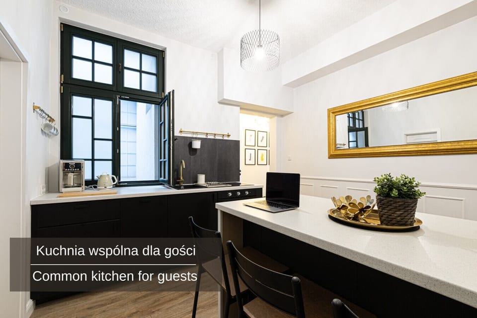 Fully equipped shared kitchen – spacious and practical, in the heart of Gdańsk.