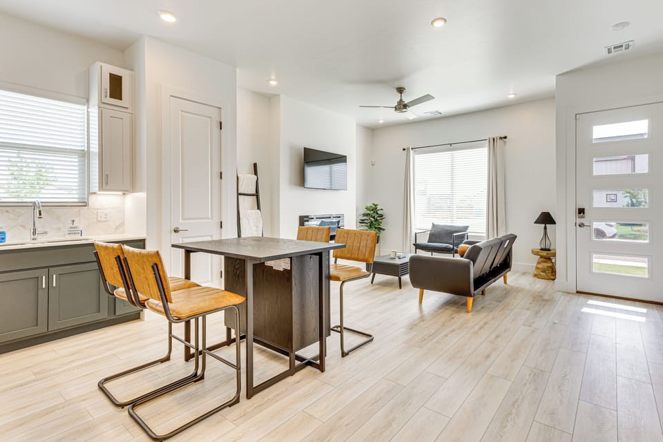 Dining Area | Dishware/Flatware