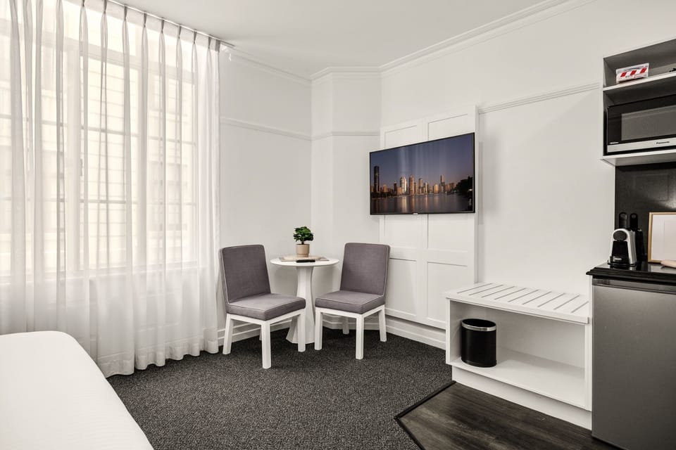 Dining Area/Kitchennete