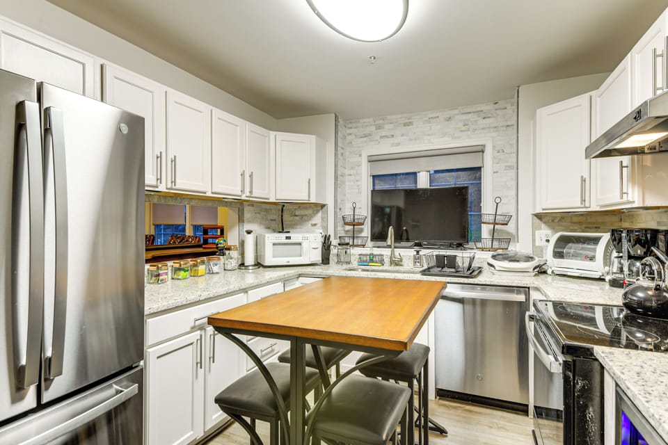 Kitchen | Cooking Basics | Coffee Maker | Main Level