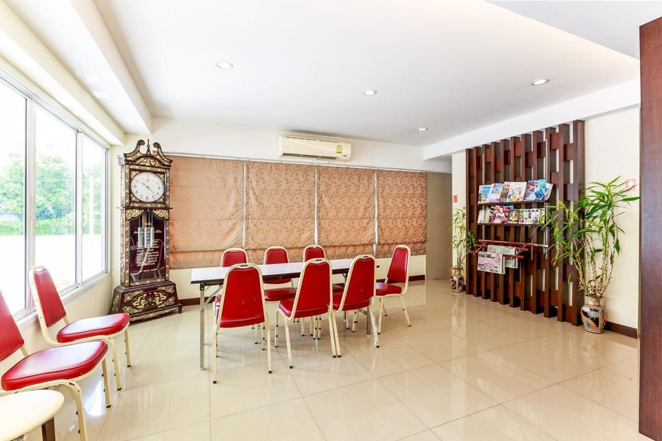 Entrance / Reception