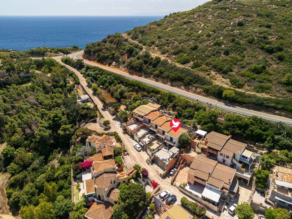 Residential Area, House, Town, Neighbourhood, Suburb, Home, Rural Area, Village, Roof, Land Lot