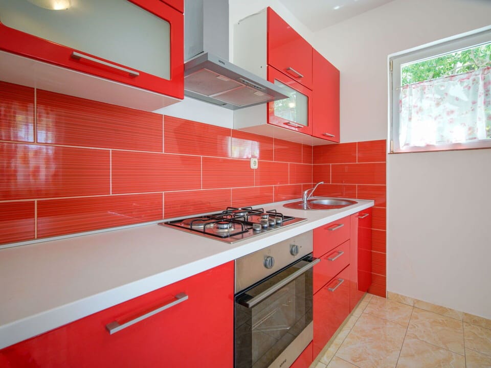 Furniture, Flooring, Interior Design, Wood, Kitchen & Dining Room Table, Floor, Chair, Table, Dining Room, Ceiling