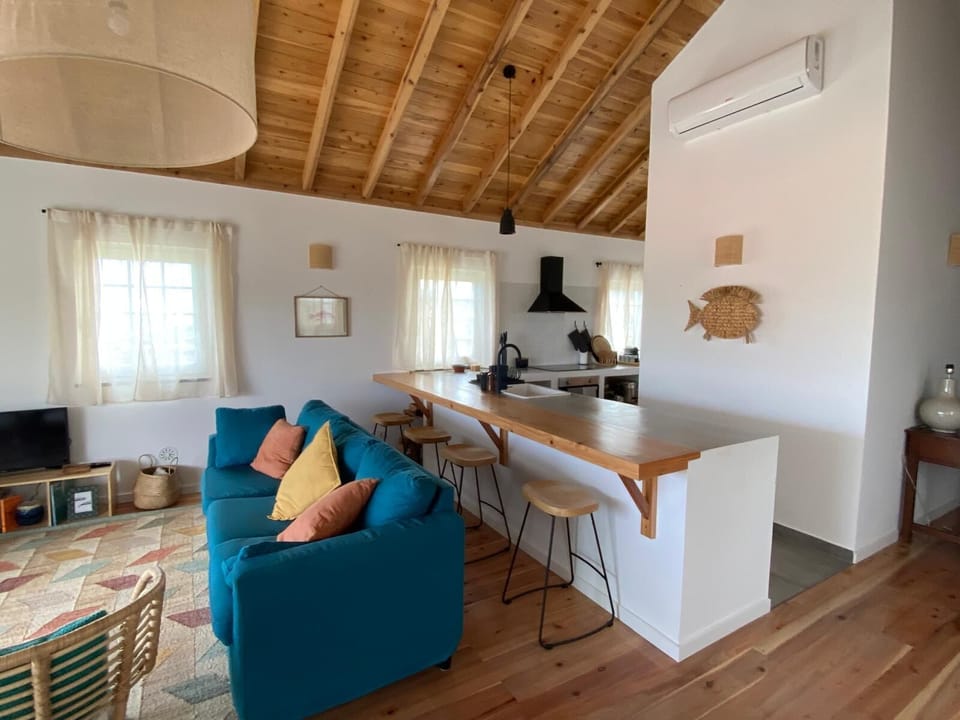 Sala e balcão cozinha