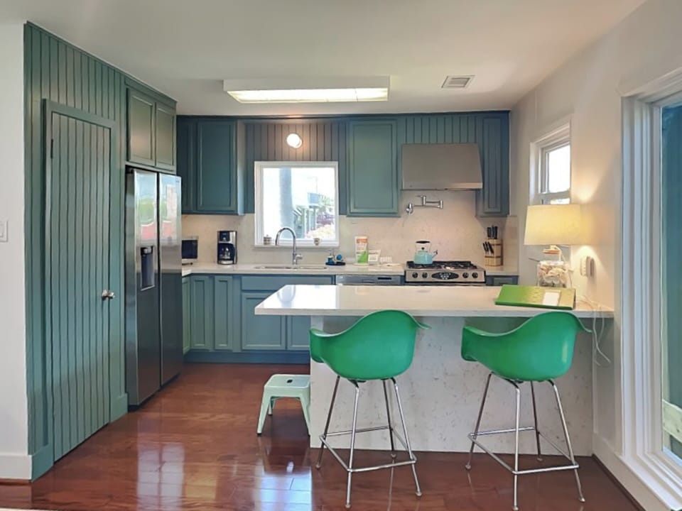Full Size Kitchen
