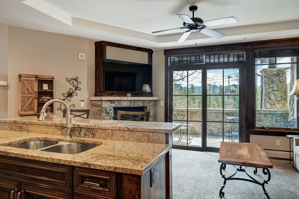 Open concept floor plan 