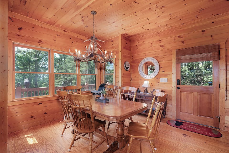 Heavens View - Dining Area