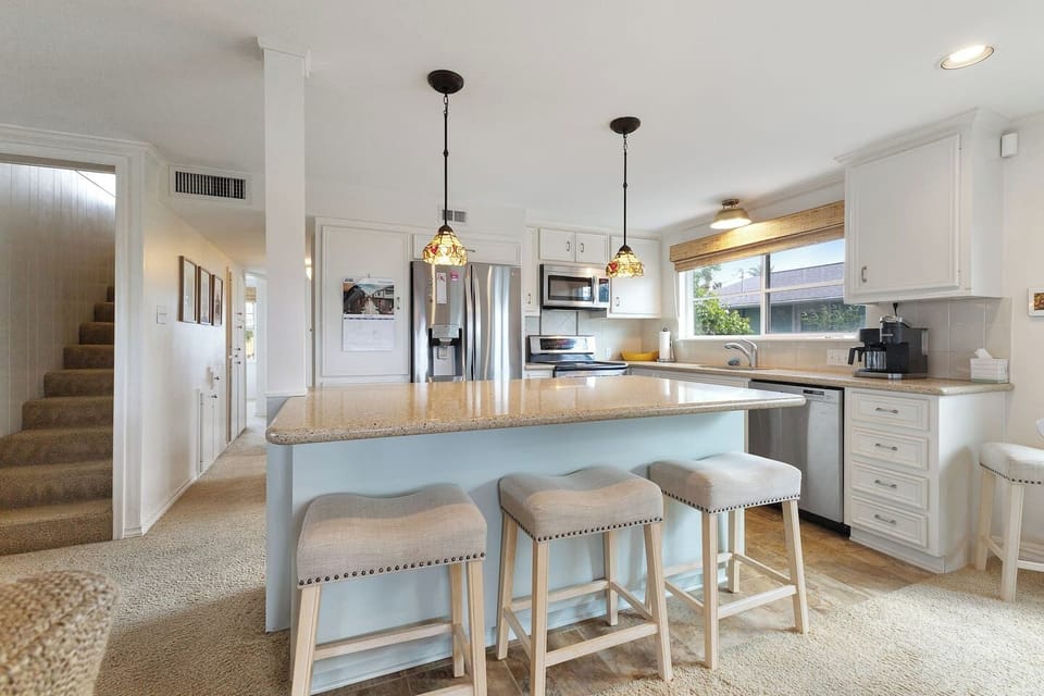 WOW! Newly updated gorgeous and spacious kitchen. Stainless steel appliances. 